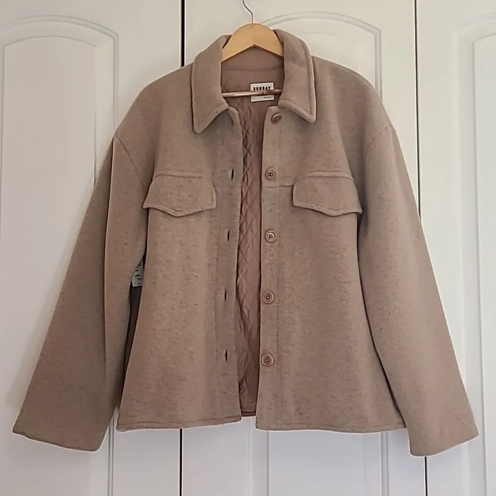 Aritzia Sunday Best Cropped Wool Blend Shacket Jacket Tan Greige Oatmeal Size L